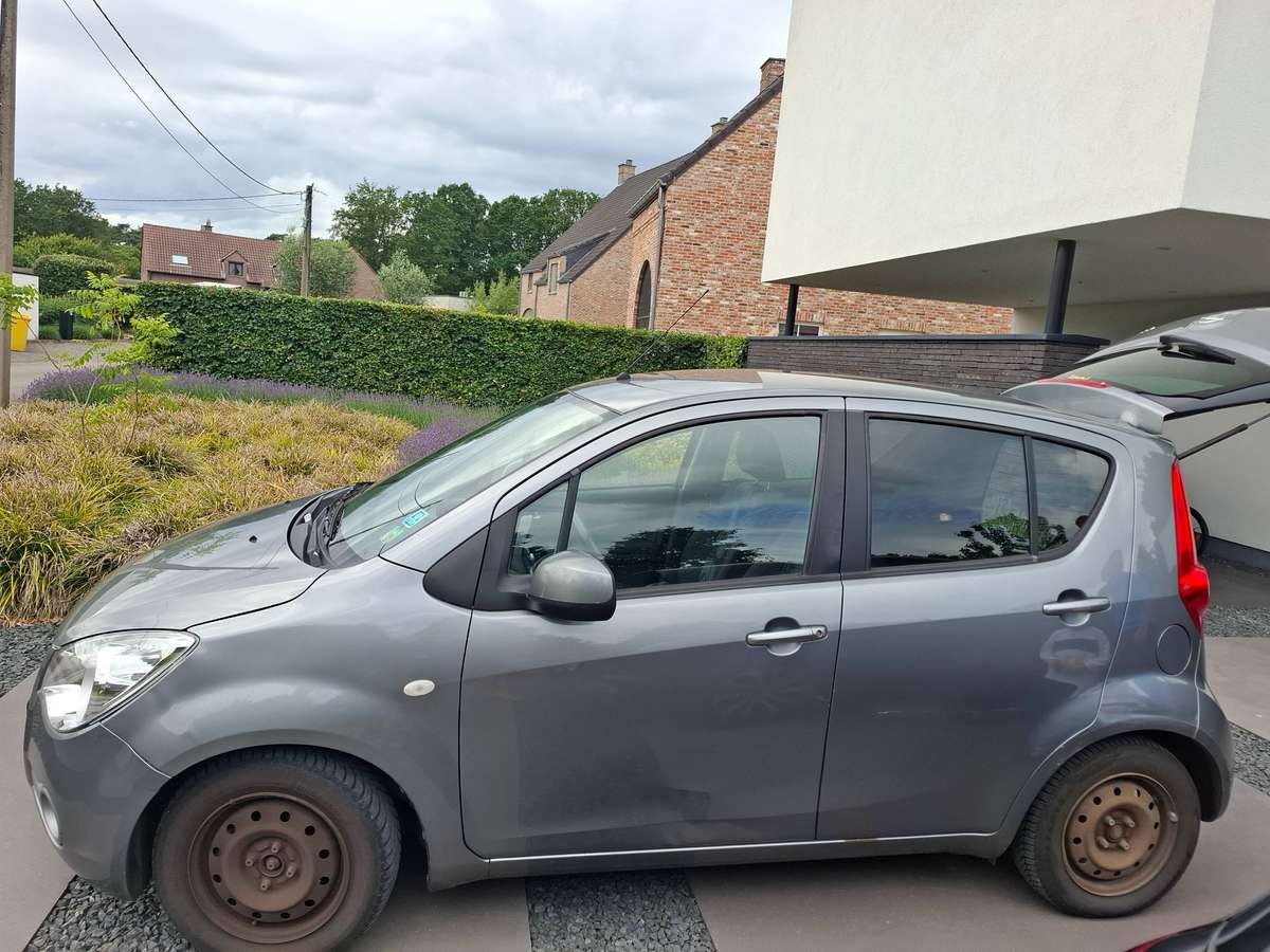 Opel Agila 2011